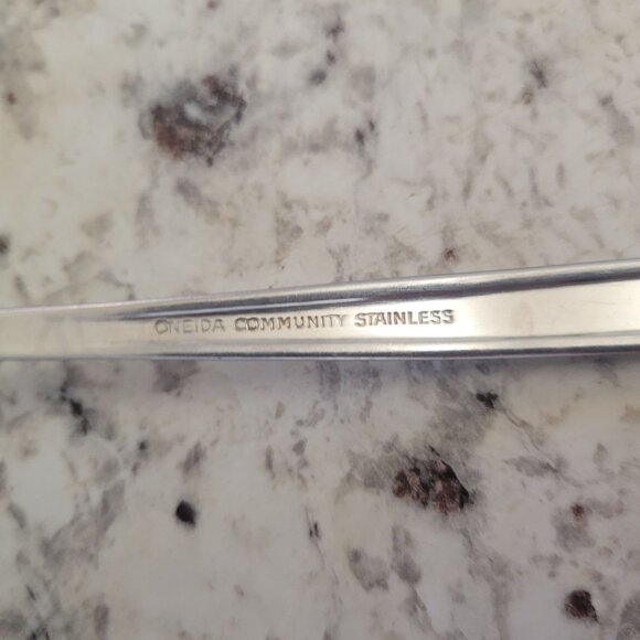 Oneida Community Stainless Steel Floral Pattern Serving Ladle 8" Long - Picture 4 of 5